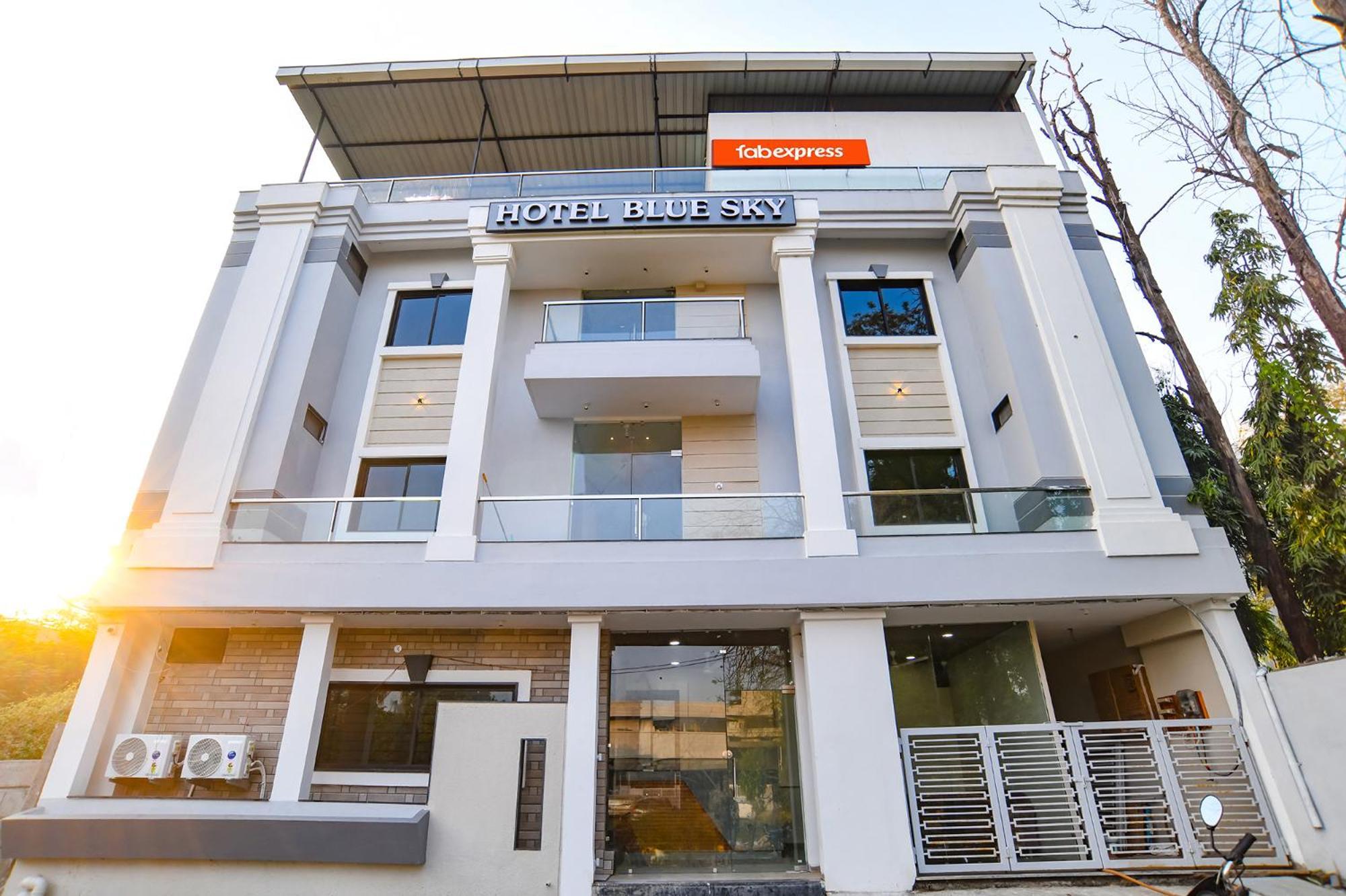 Hotel O Blue Sky Indore Bagian luar foto