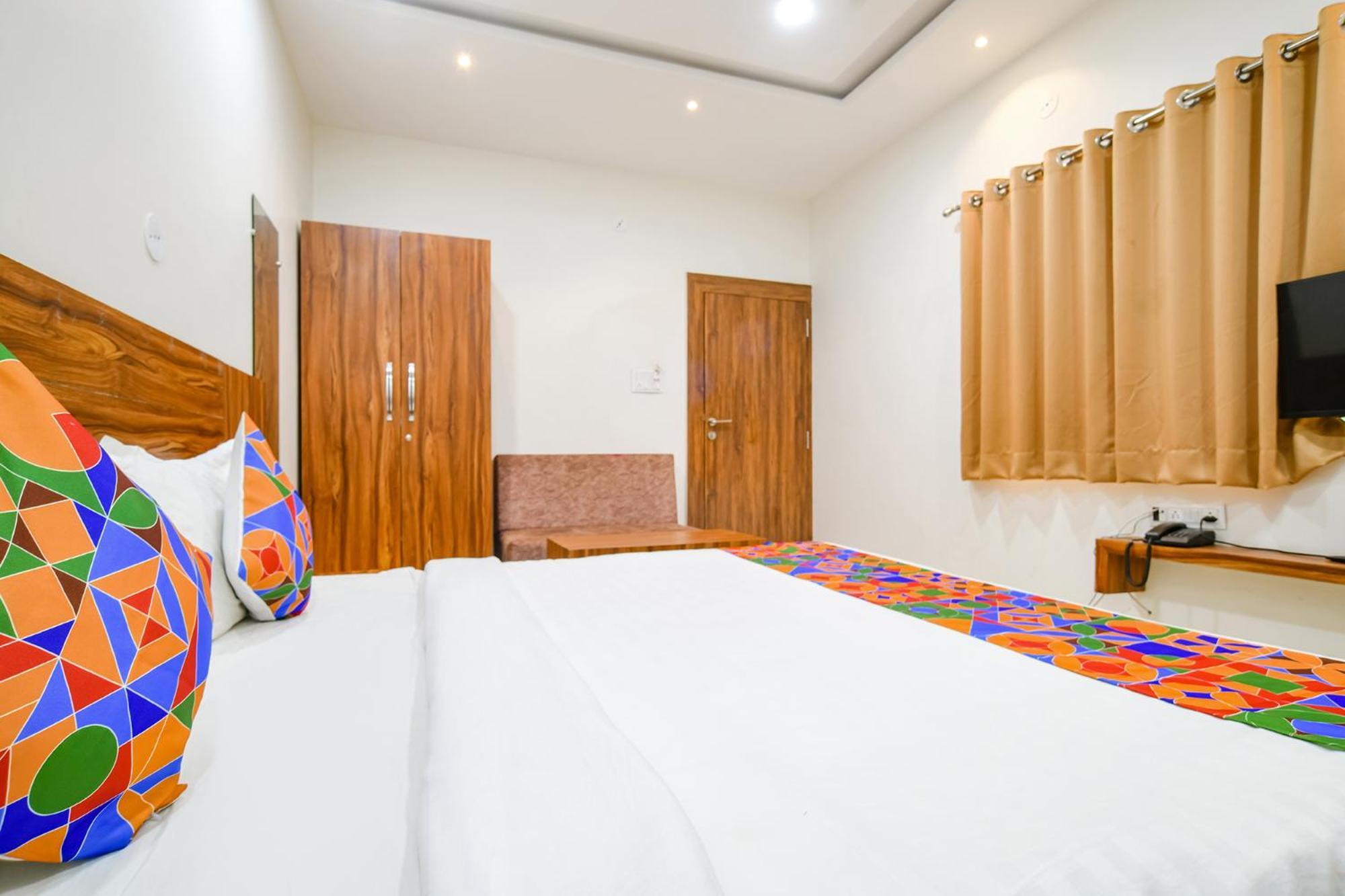 Hotel O Blue Sky Indore Bagian luar foto