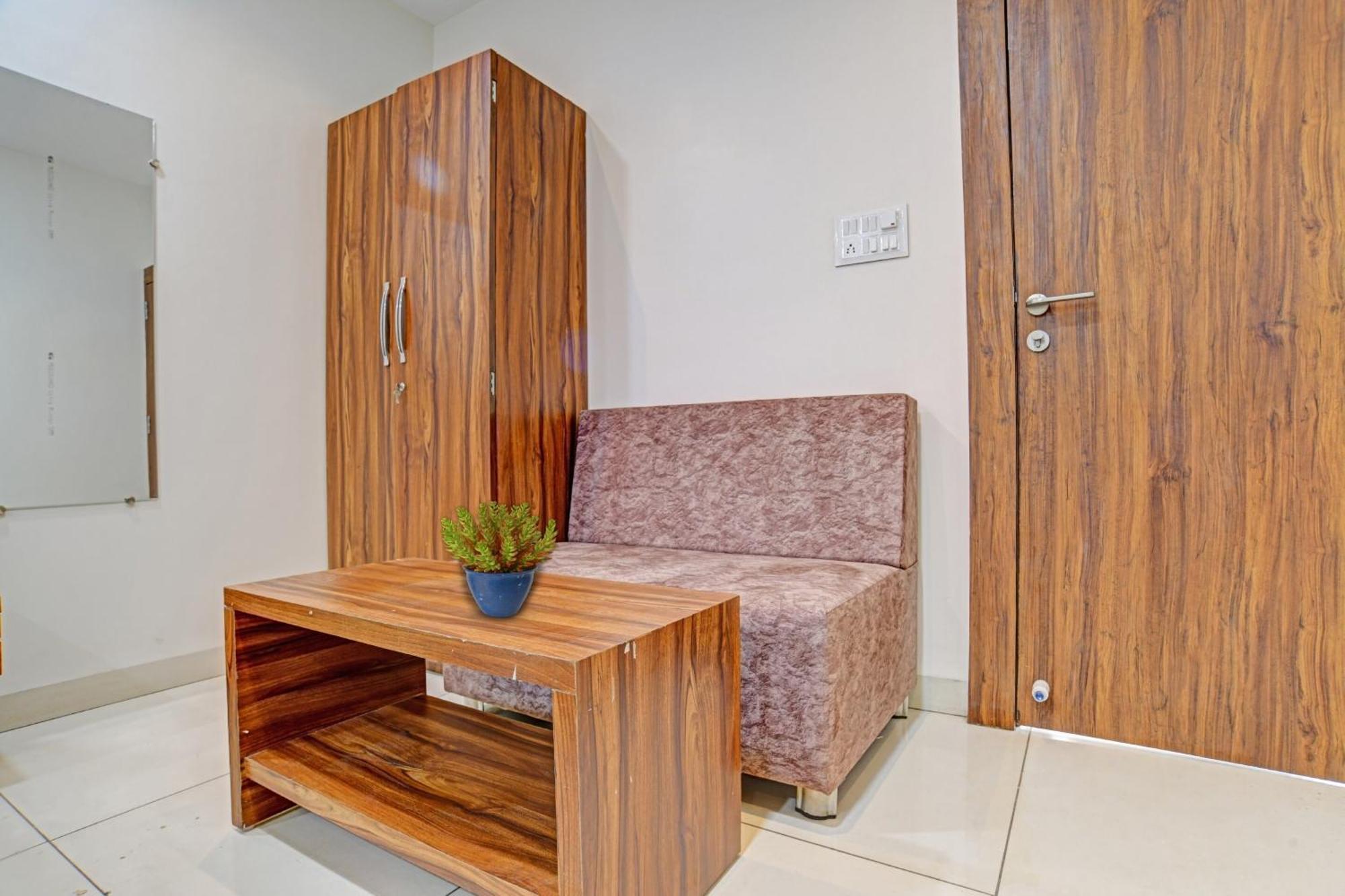 Hotel O Blue Sky Indore Bagian luar foto