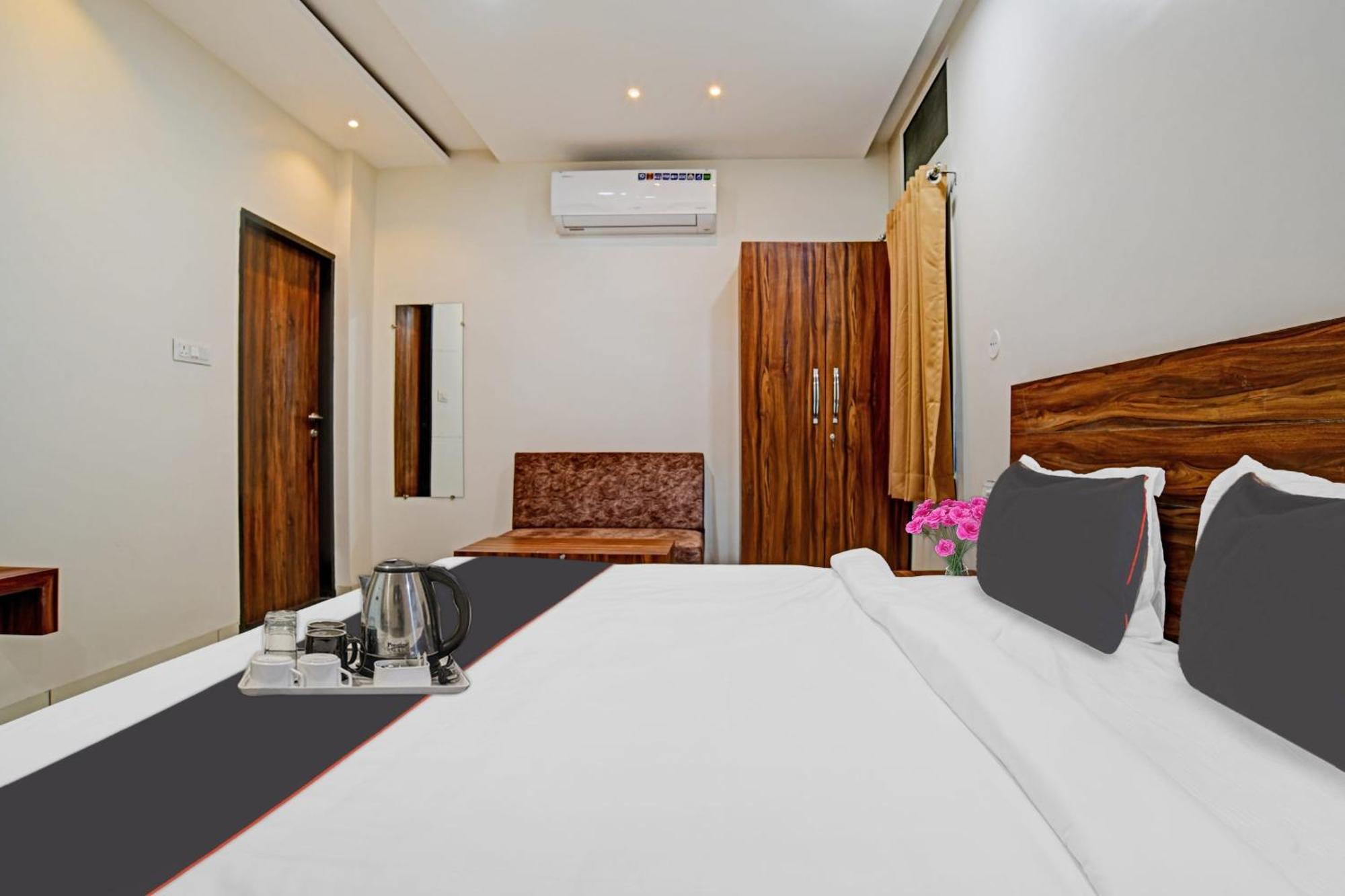 Hotel O Blue Sky Indore Bagian luar foto