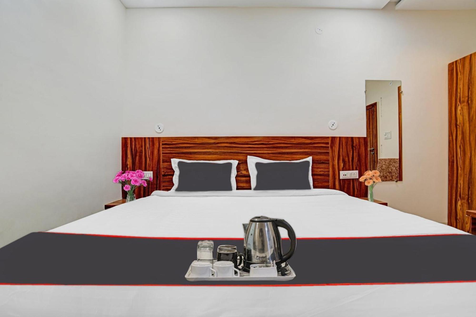 Hotel O Blue Sky Indore Bagian luar foto