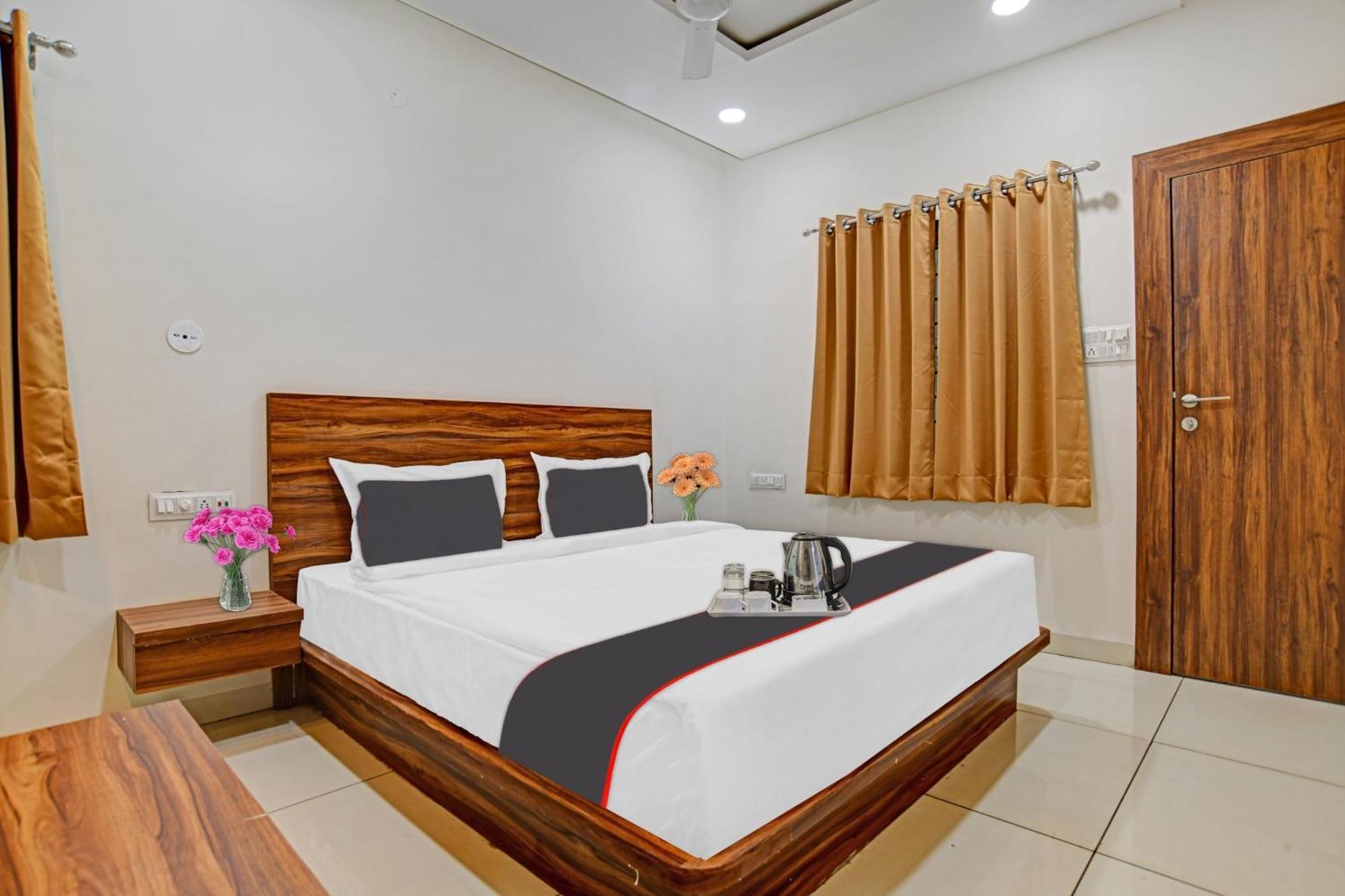 Hotel O Blue Sky Indore Bagian luar foto